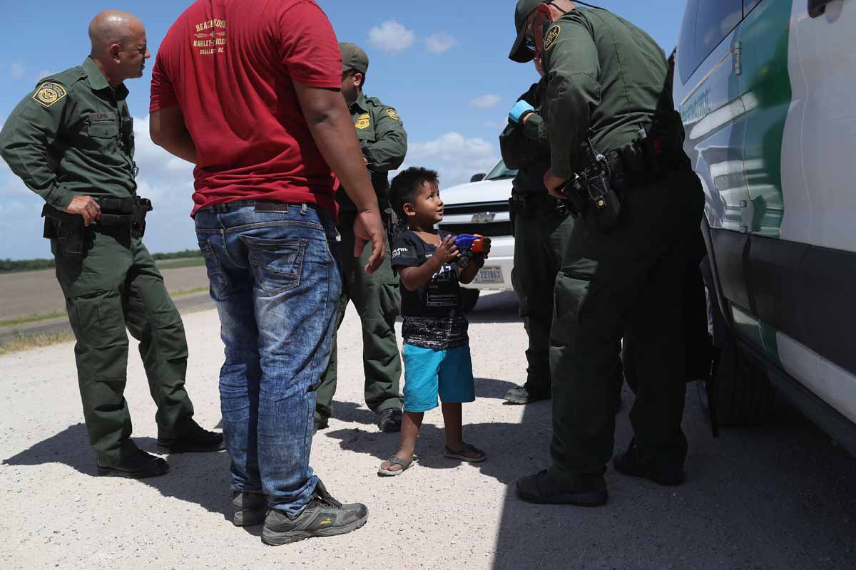 Cada vez resulta más común encontrar a menores de edad abandonados en la frontera.