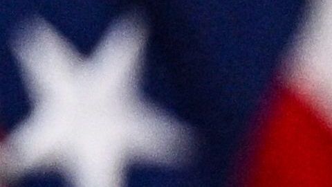 Provocador cantó 'F-k Joe Biden' que se escuchó durante el discurso del presidente en horario estelar