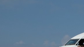 VIDEO: Pasajera borracha que amenazó a tripulante con enviarla al hospital fue expulsada de un avión