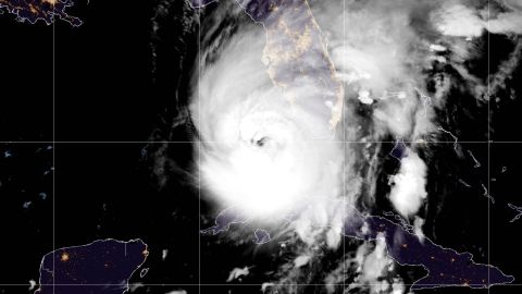 Huracán Ian: Tormenta se encamina a convertirse en categoría 4 en su camino a Florida