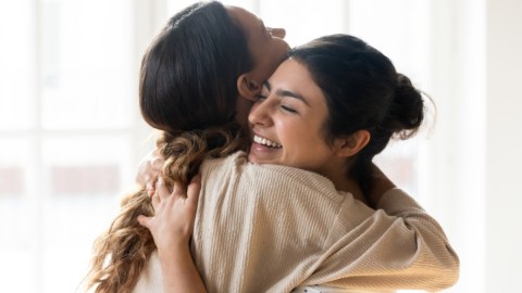 La empatía te mantiene más joven y atractivo para los demás, según estudio
