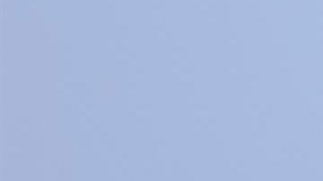 Fotografía del fuerte oleaje ante la llegada del huracán Kay, hoy, en Los Cabos (México). El huracán Kay, de categoría 2 en la escala Saffir-Simpson, seguirá avanzando paralelo a la costa del estado mexicano de Baja California Sur y durante las próximas horas y las primeras del jueves provocará lluvias torrenciales en esa región, informó este miércoles el Servicio Meteorológico Nacional (SMN). EFE/ Jorge Reyes