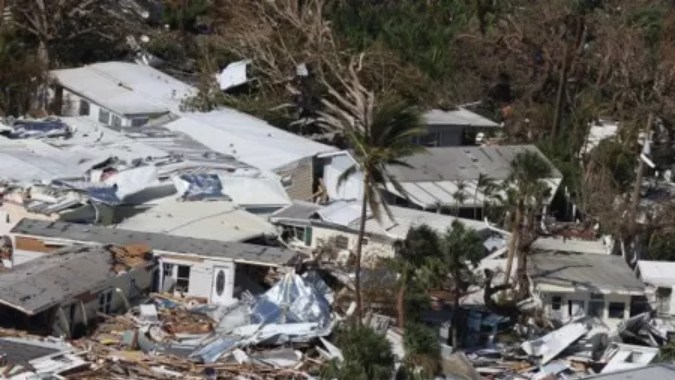 Así quedó una zona de casas en la ciudad de Fort Myers.