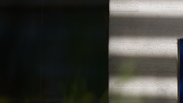 Imagen de un logotipo de Gap sombreado con líneas horizontales.