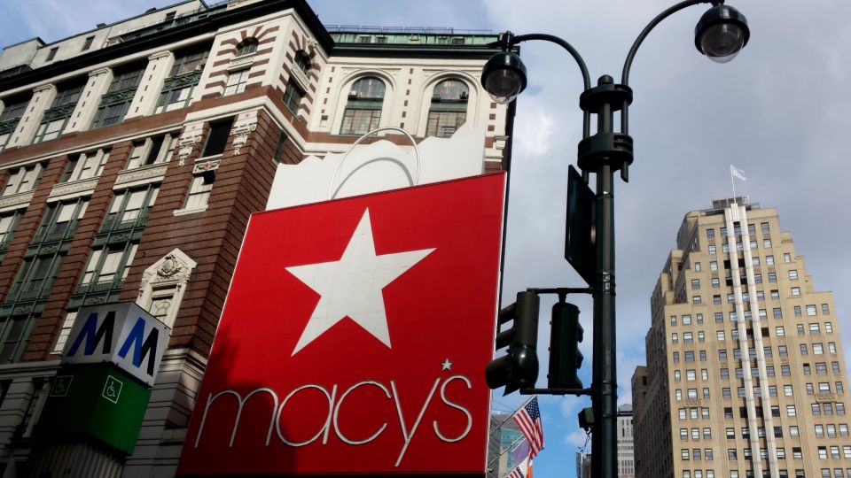 Macy’s gets ready to hire more than 41,000 employees for the season