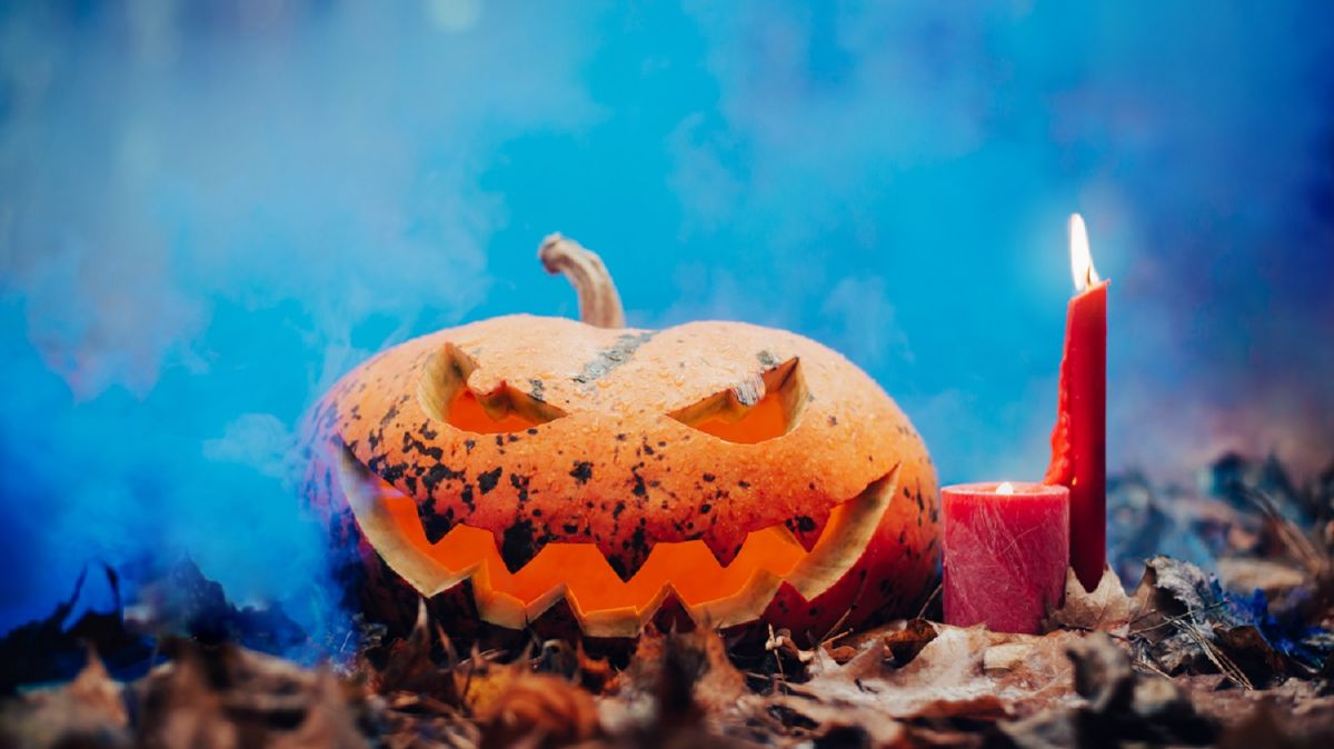 Las máquinas de humo son un gran recurso para decorar en Halloween 