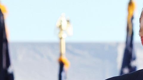 Donald Trump muy enojado por la victoria del demócrata Mark Kelly.