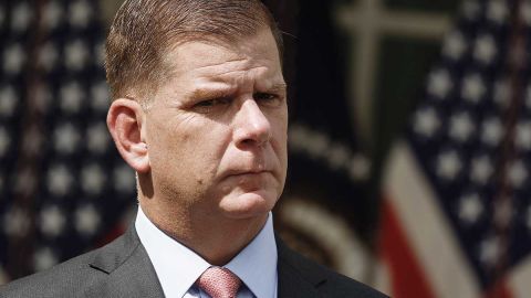 Marty Walsh predice las consecuencias que llevaría a la economía sino se aprueba la reforma migratoria.