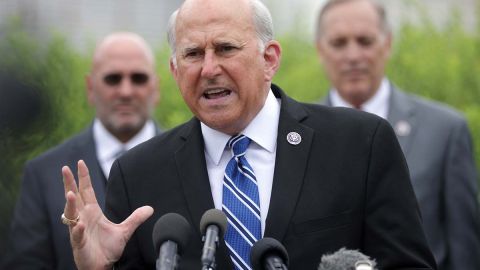 Louie Gohmert expresó su molestia durante un discurso.