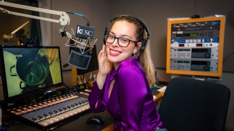 Brisa Siegel es locutora de Nuestra Musica en la estación radial Classical California. (Suministrada)