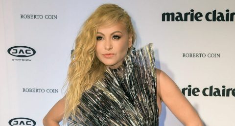 Paulina Rubio fue captada haciendo del baño en plena playa | Mezcalent.