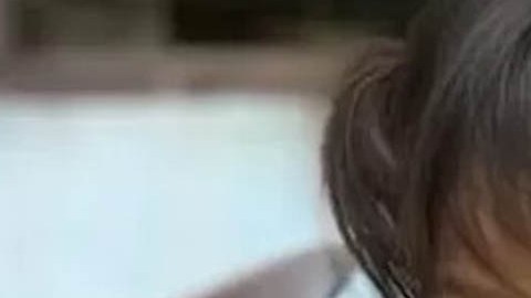 Su abuela le dijo que todos sus amigos de la escuela habían muerto.