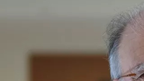 Muzaffar Chishti es el director de la oficina del Instituto de Política Migratoria de la Universidad de Nueva York.
