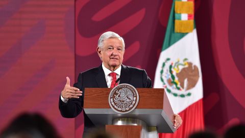 AMLO critica al Parlamento Europeo por proponer al presidente de Ucrania como Premio Nobel de la Paz