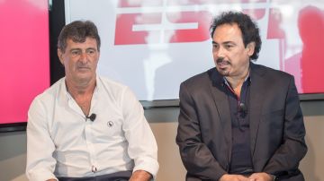 Mario Kempes y Hugo Sánchez, leyendas del fútbol y talentos de ESPN Deportes.