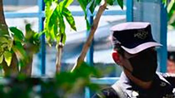 Bukele dice a pandilleros que "se entreguen" y "paguen" por crímenes