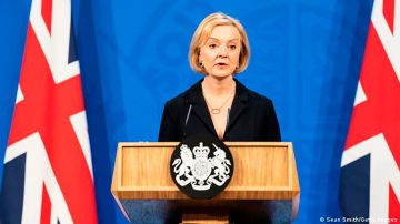 Medios: Rusia habría hackeado teléfono de Liz Truss mientras era ministra de Exteriores