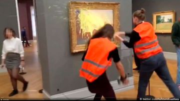 Activistas arrojan puré de papa sobre cuadro de Monet en museo de Alemania