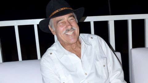 Andrés García continúa delicado de salud.