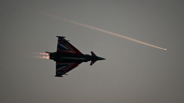 Aeronave de la Fuerza Aérea Británica estuvo cerca de ser impactada por misil lanzado por avión de combate ruso sobre el Mar Negro