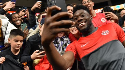 Alphonso Davies con la Selección de Canadá.