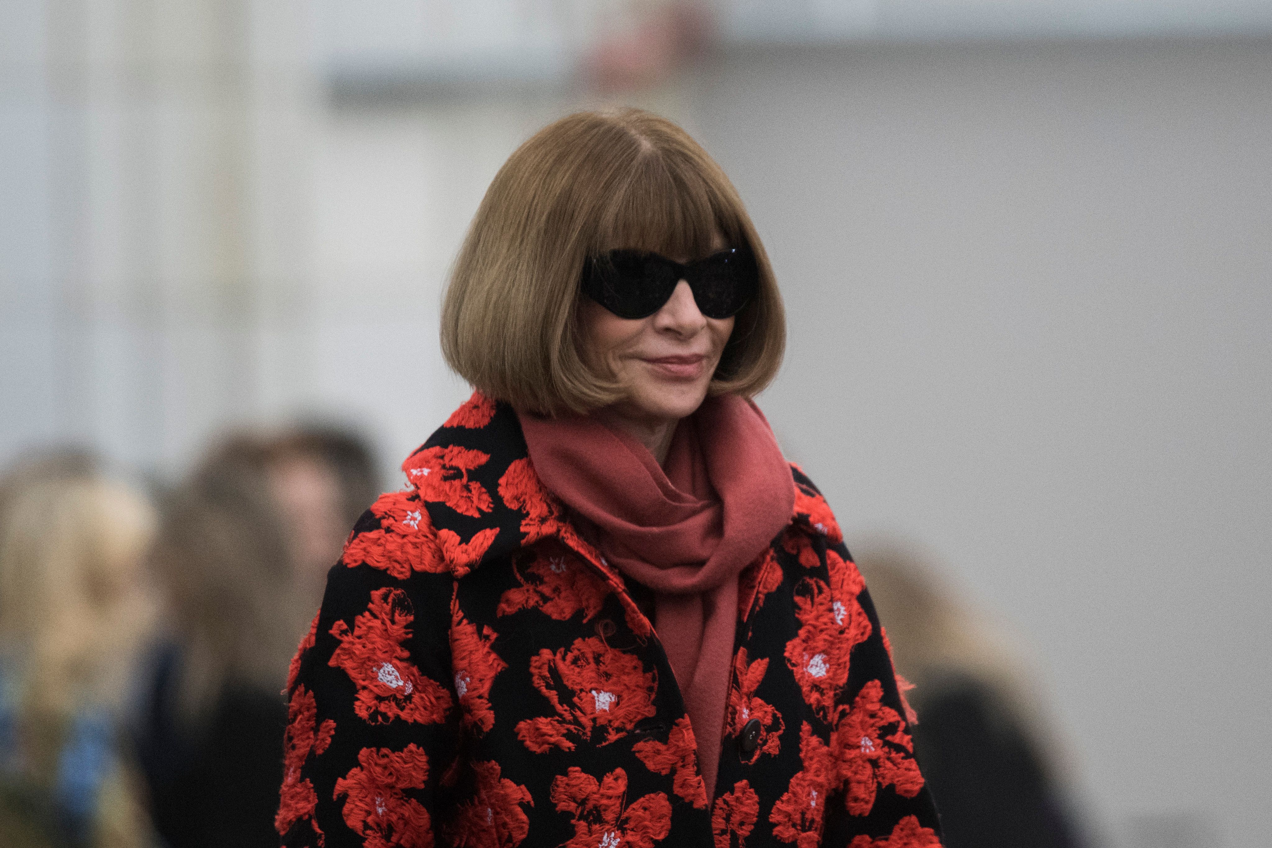 Esta es la razón por la que Anna Wintour siempre usa gafas oscuras