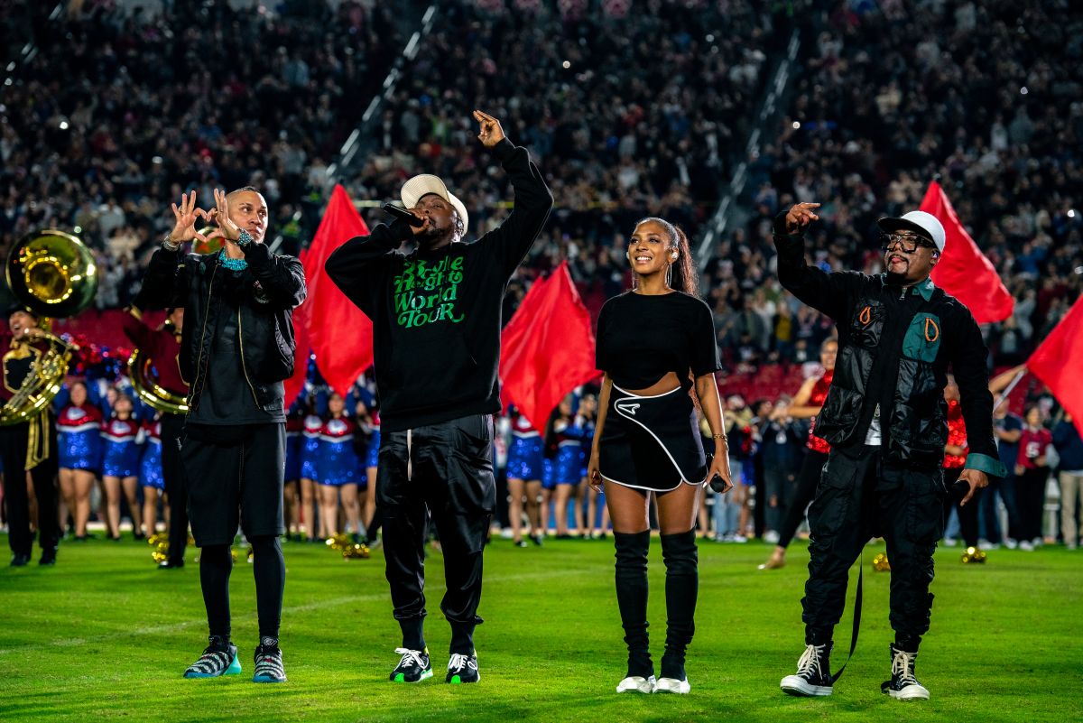 The Black Eyed Peas at their halftime show.  /Photo: José Negrete/Im Angel Foundation