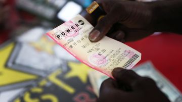Boleto de lotería Powerball valuado en más de $1.5 millones vendido en tienda CVS de California