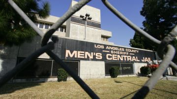 Cómo la mafia mexicana controla las cárceles del condado de Los Ángeles mediante dos lucrativas operaciones