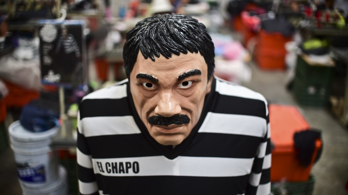 They prohibit the use of drug dealer costumes for Halloween in Sinaloa