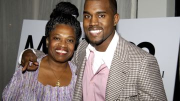 Donda West, madre de Kanye West, exponente de hip hop y ex de Kim Kardashian, en 2004.