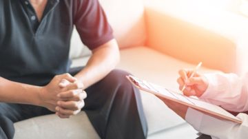 Crisis de salud sexual empeora en EE.UU. según los CDC