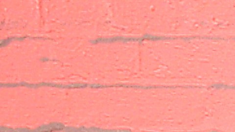 Una estatua temporal de 17 pies de altura que muestra una mano con dedos manchados de naranja sosteniendo un Cheeto fue levantada en el pueblo de Cheadle, Canadá y se exhibirá hasta el 4 de noviembre