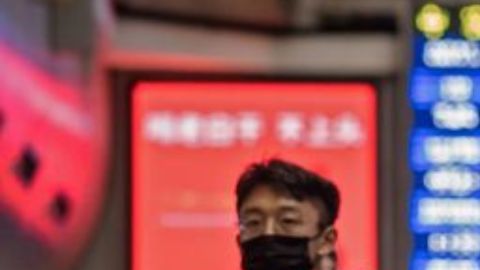 Familia lleva a sus hijos de viaje por todo el mundo ante terrible desenlace que les espera