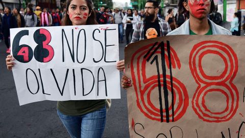 México recuerda la muerte de estudiantes del 2 de octubre de 1968 a 54 años de distancia