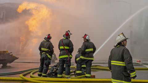 Sentencian a prisión a hombre tras explosión fallida en vecindario al sur de Los Ángeles