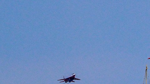 Avión militar ruso se estrella en edificio residencial cerca de Ucrania y deja 3 muertos
