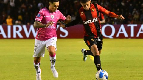 Quevedo, jugador de Melgar, fue el afectado.