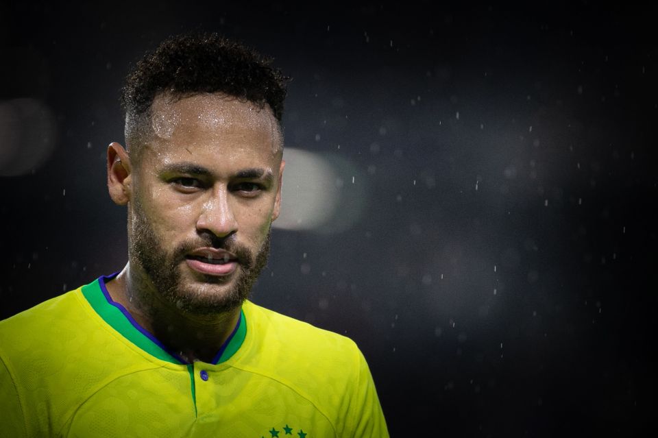 Neymar felicita a Benzema por ganar el Balón de Oro y se indigna porque su compatriota Vinicius Jr. no quedó en el podio