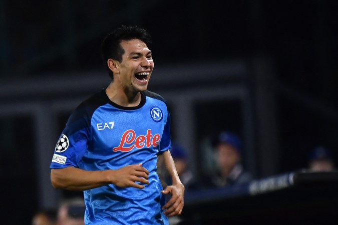 El mexicano Hirving 'Chucky' Lozano destaca con el Napoli esta temporada.