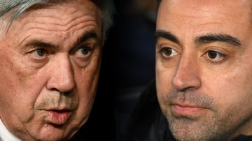 Carlo Ancelotti (derecha) entrenador del Real Madrid y Xavi Hernández estratega del FC Barcelona.
