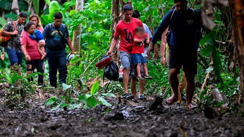 Más de 187,000 migrantes llegan a Panamá rumbo a EE.UU.