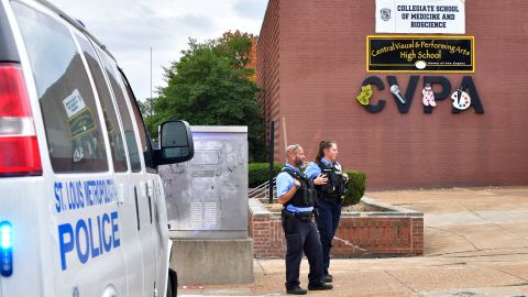 Familia del tirador en escuela de St. Louis y policía ya tenían antecedentes de sus problemas de salud mental