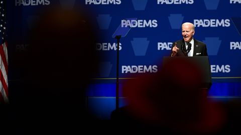 El presidente Joe Biden cuestiona que Putin siga hablando de armas nucleares.