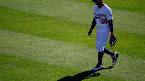 El jardinero derecho Mookie Betts tiene 5 Guantes de Oro.