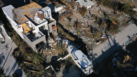 Número de muertos por el huracán Ian aumenta a 94 en Florida