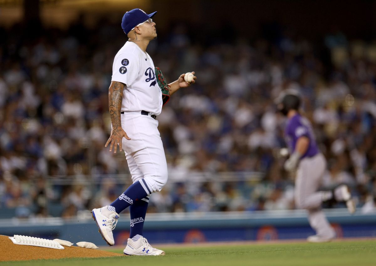 Julio Urías clinches the earned runs title in his last start with the Dodgers before the playoffs
