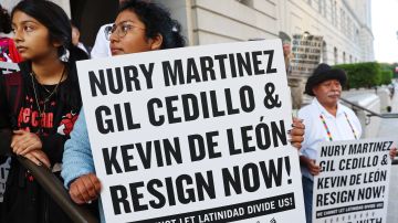 Toda la semana varias organizaciones se han manifestado pidiendo la renuncia de Kevin De León y Gil Cedillo.