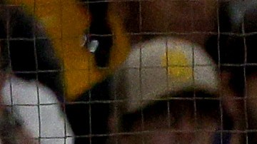 Jugadores de los Dodgers preocupados durante el juego del viernes en San Diego.