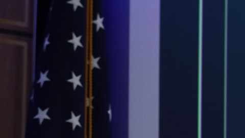El presidente Joe Biden mantiene una popularidad positiva entre votantes latinos.